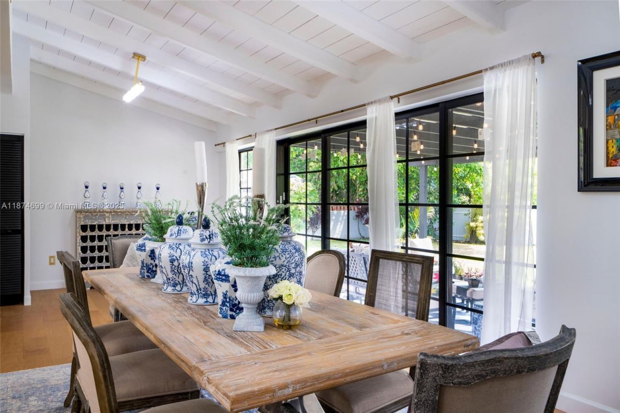 5149 Alton Rd, Miami Beach, FL 33140 Photo