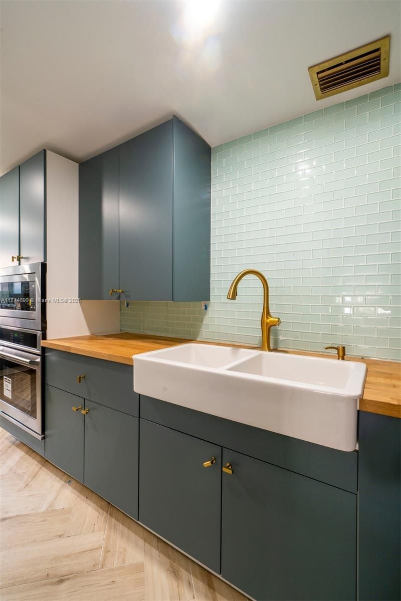 5149 Alton Rd, Miami Beach, FL 33140 Photo