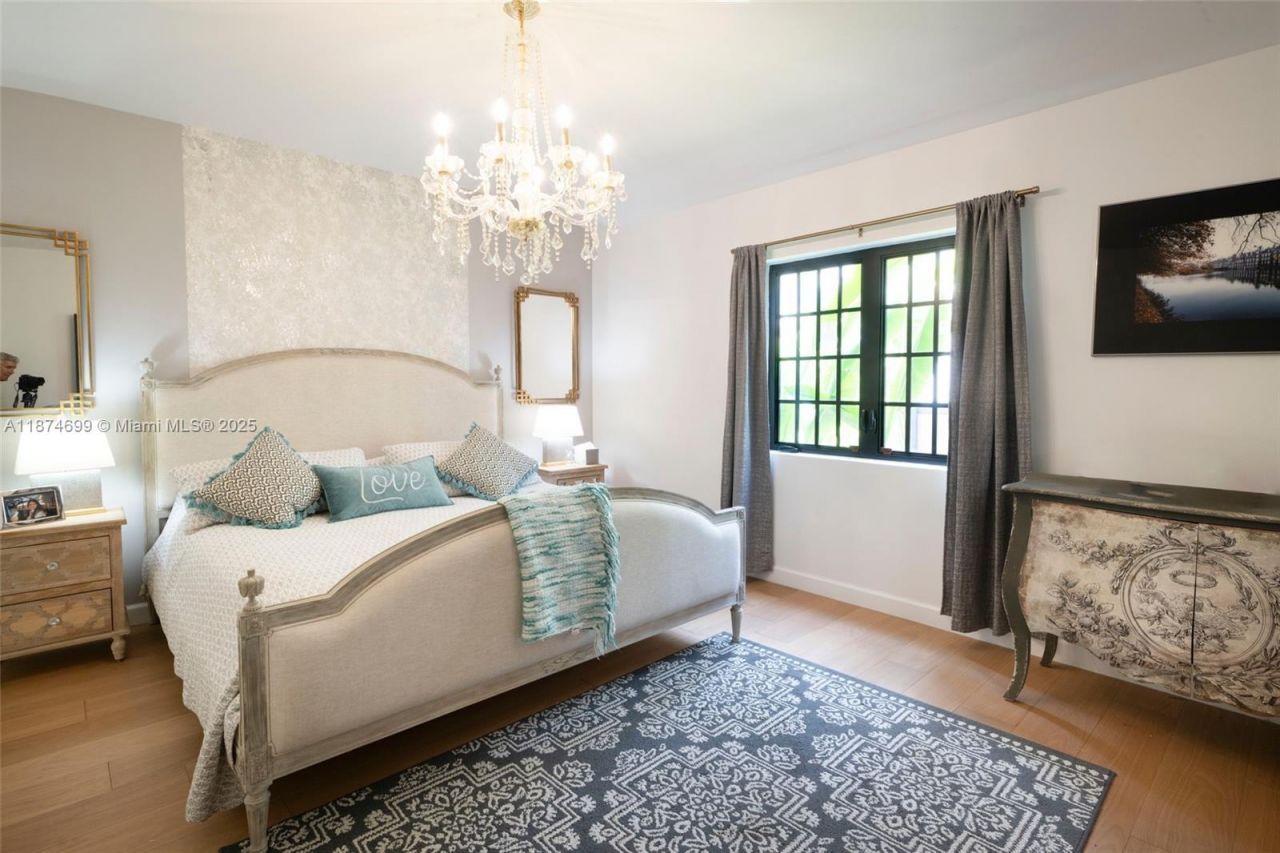 5149 Alton Rd, Miami Beach, FL 33140 Photo