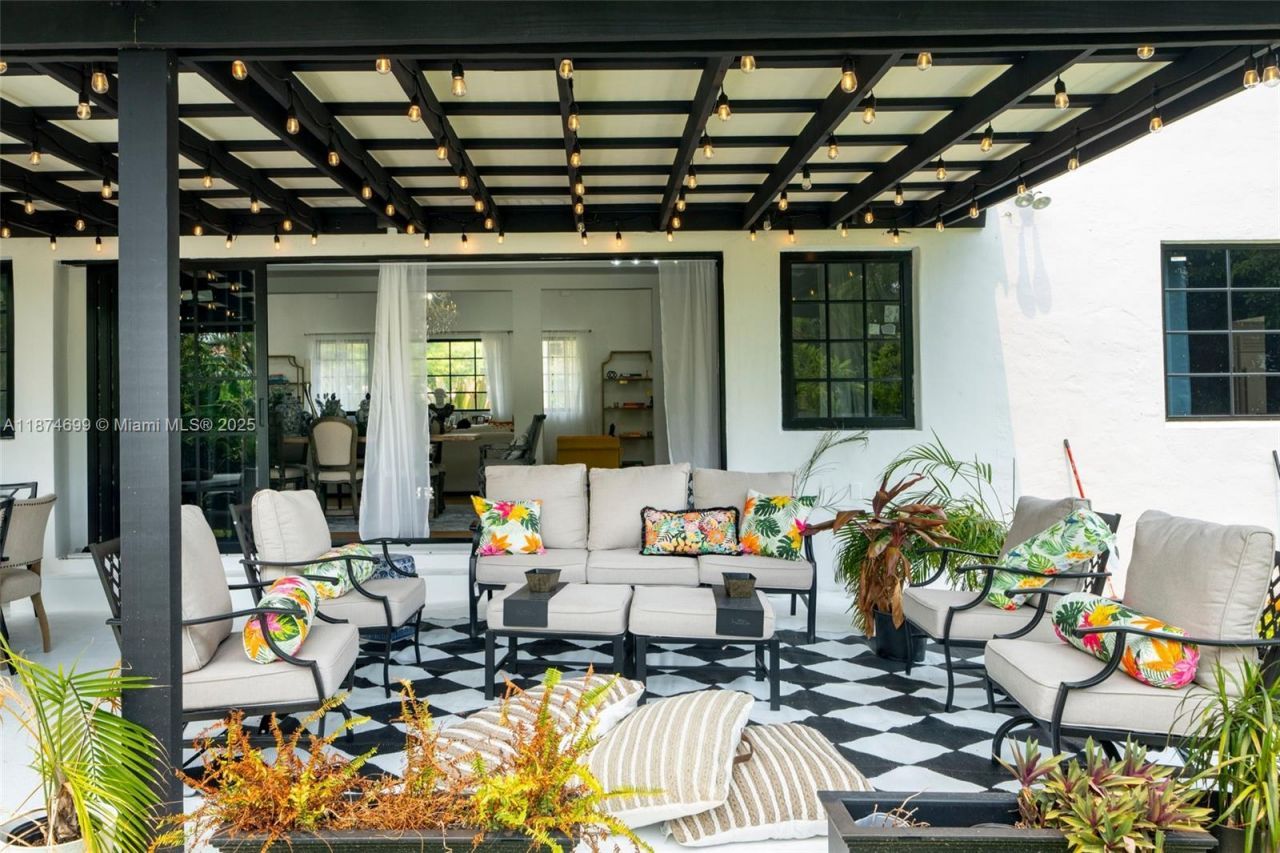 5149 Alton Rd, Miami Beach, FL 33140 Photo