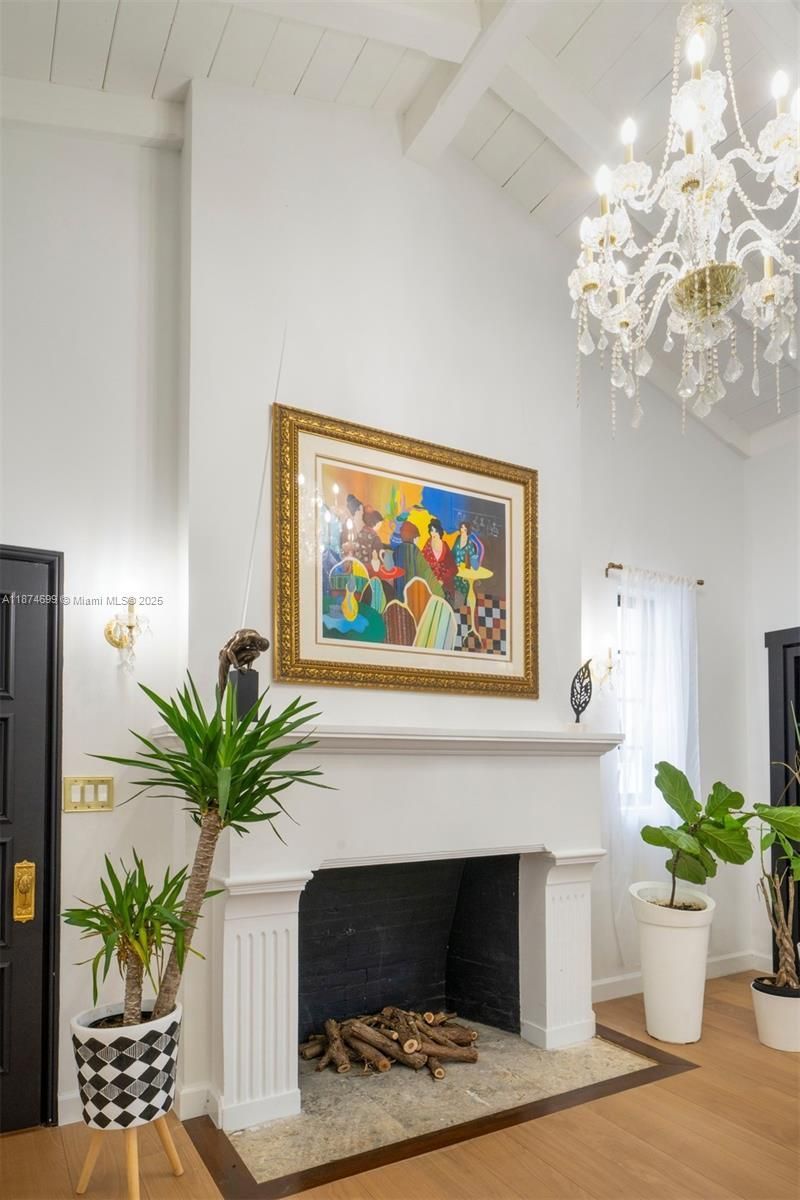 5149 Alton Rd, Miami Beach, FL 33140 Photo