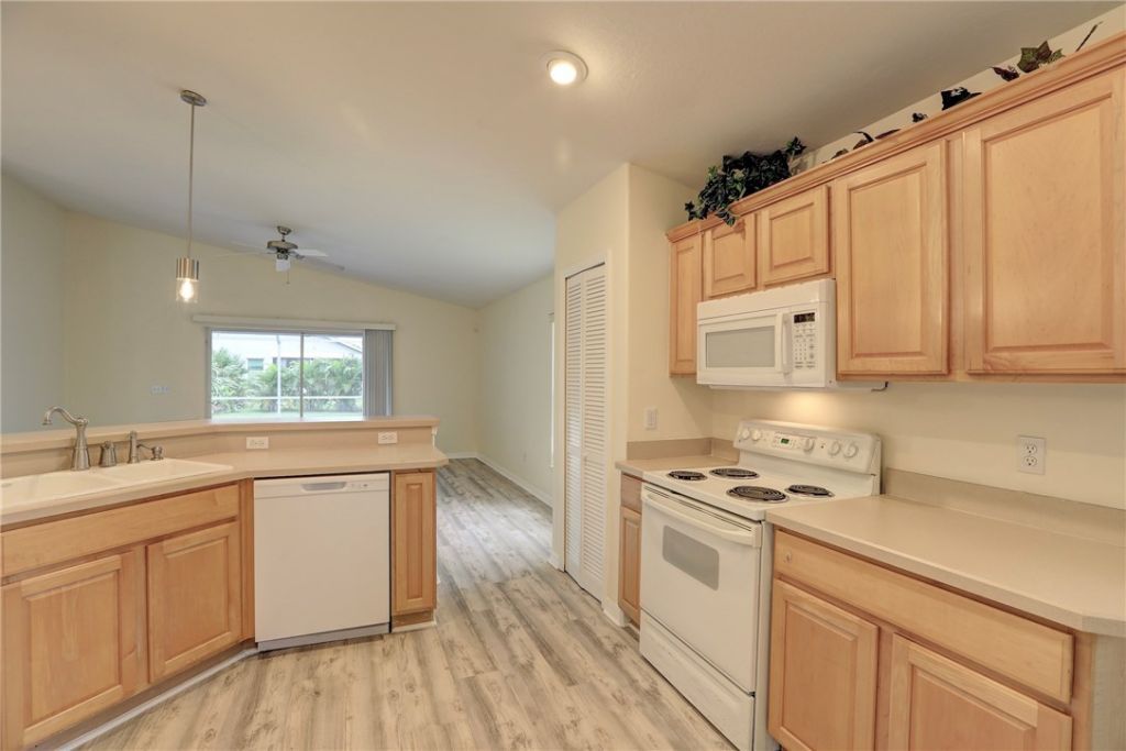 596 Willow Court, Sebastian, FL 32958 Photo