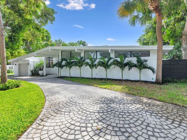 7512 W Lake Drive, Lake Clarke Shores, FL 33406