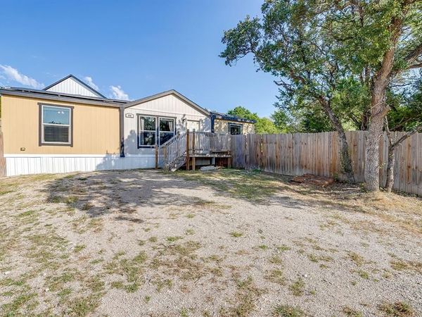 900 Tree Drive, Granbury, TX 76048