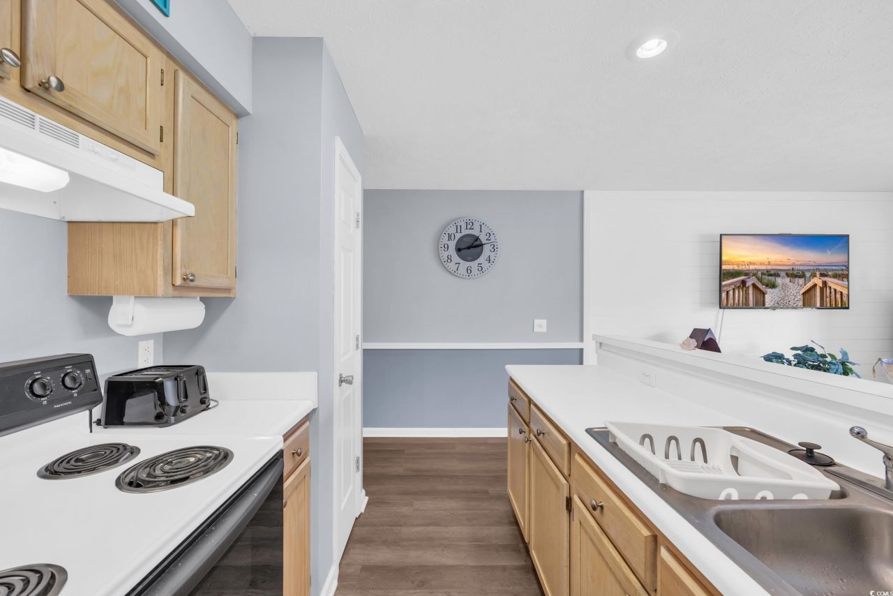 581 Blue River Ct. Photo 10