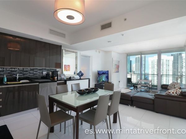 92 SW 3rd St, Unit 1712, Miami, FL 33130