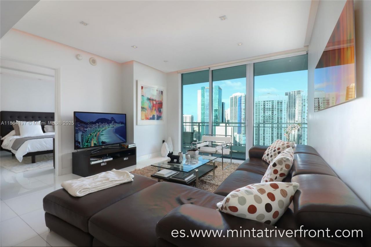 92 SW 3rd St, Unit 1712, Miami, FL 33130 Photo