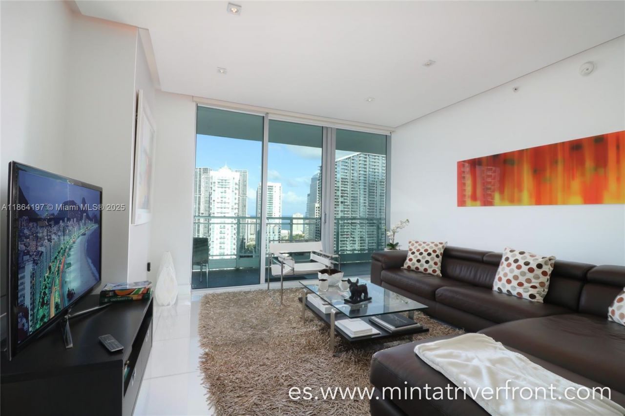 92 SW 3rd St, Unit 1712, Miami, FL 33130 Photo
