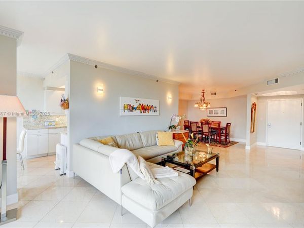 2000 Island Blvd, Unit 408, Aventura, FL 33160