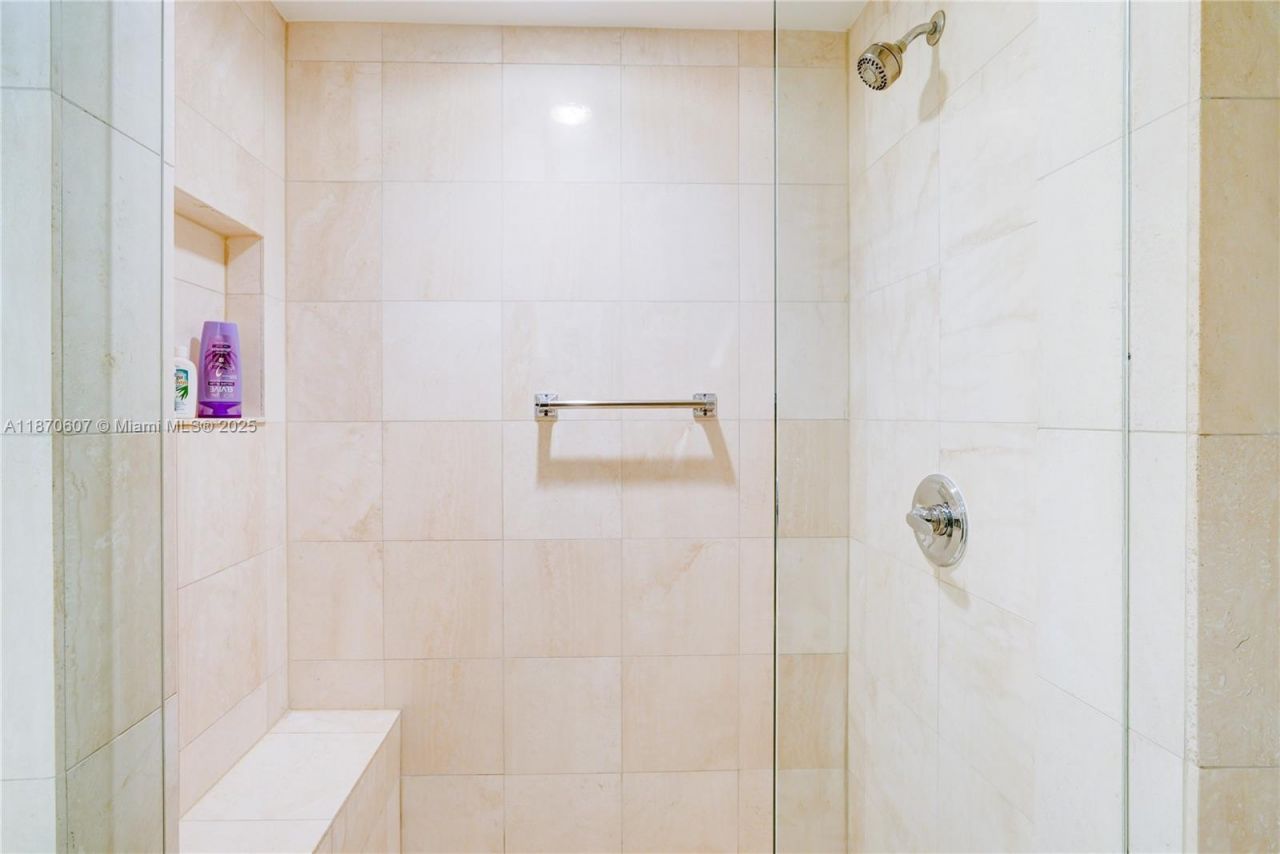 2000 Island Blvd, Unit 408, Aventura, FL 33160 Photo