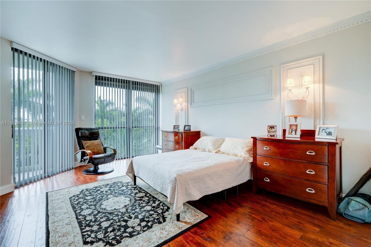 2000 Island Blvd, Unit 408, Aventura, FL 33160 Photo