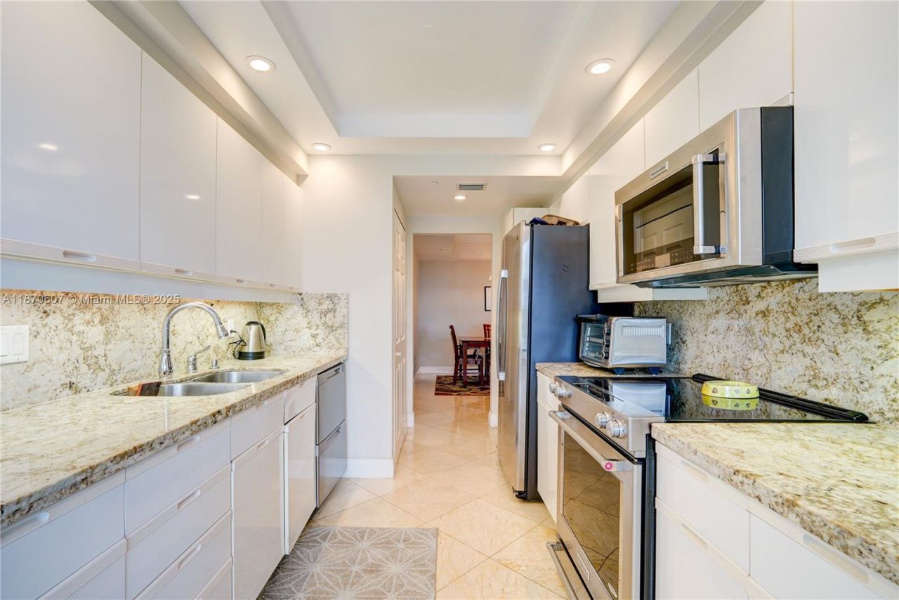 2000 Island Blvd, Unit 408, Aventura, FL 33160 Photo