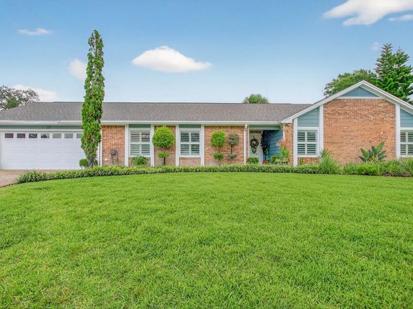 27 Oakmont Circle, Ormond Beach, FL 32174