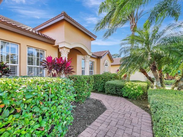 827 SW Grand Reserves Boulevard, Port St. Lucie, FL 34986