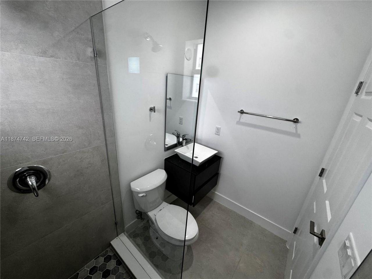 2541 NW 9th St, Fort Lauderdale, FL 33311 Photo