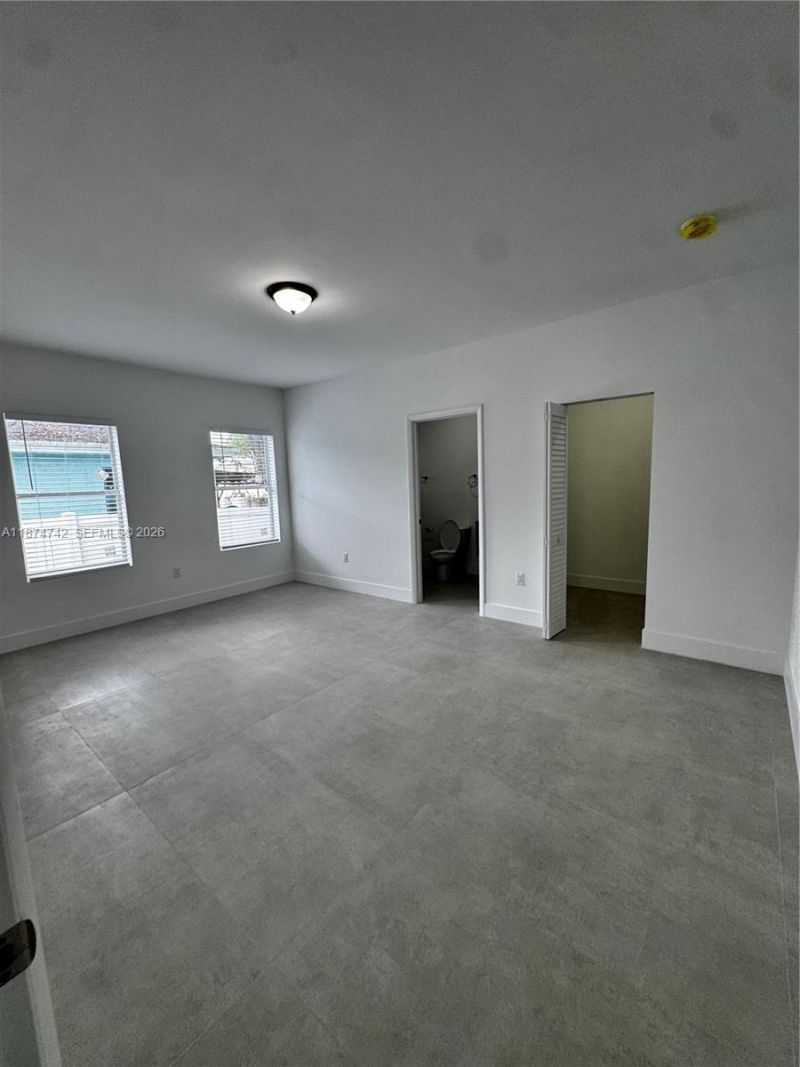 2541 NW 9th St, Fort Lauderdale, FL 33311 Photo