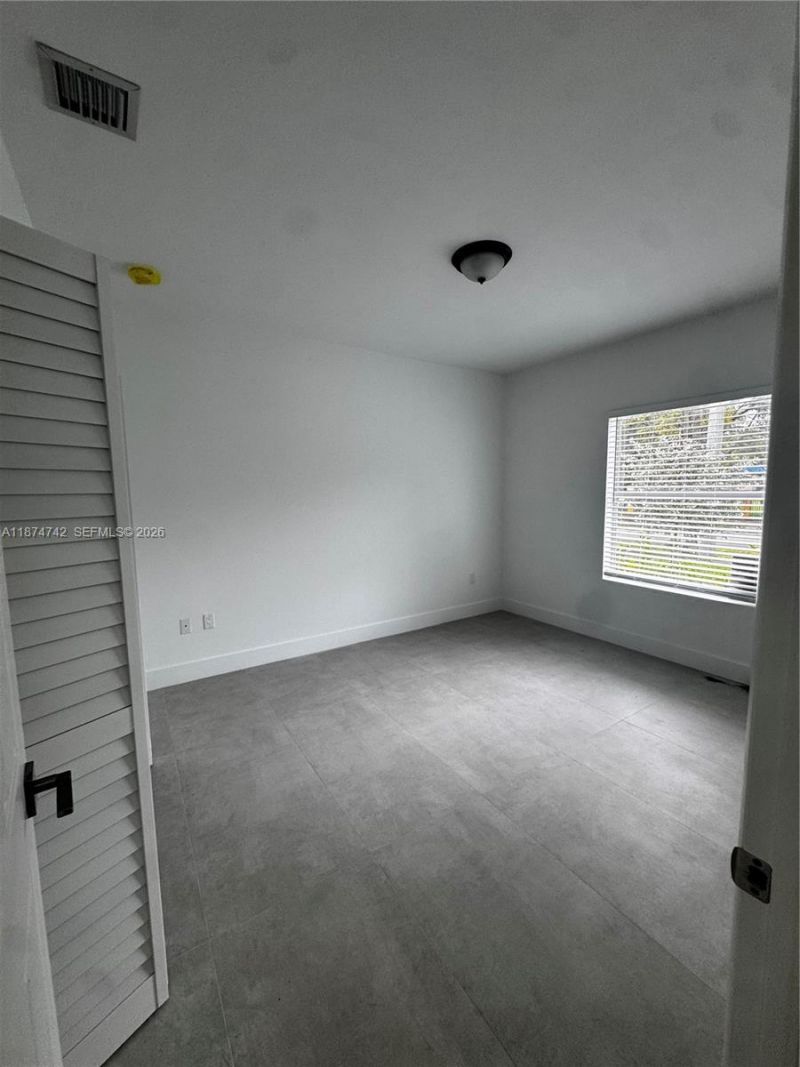 2541 NW 9th St, Fort Lauderdale, FL 33311 Photo