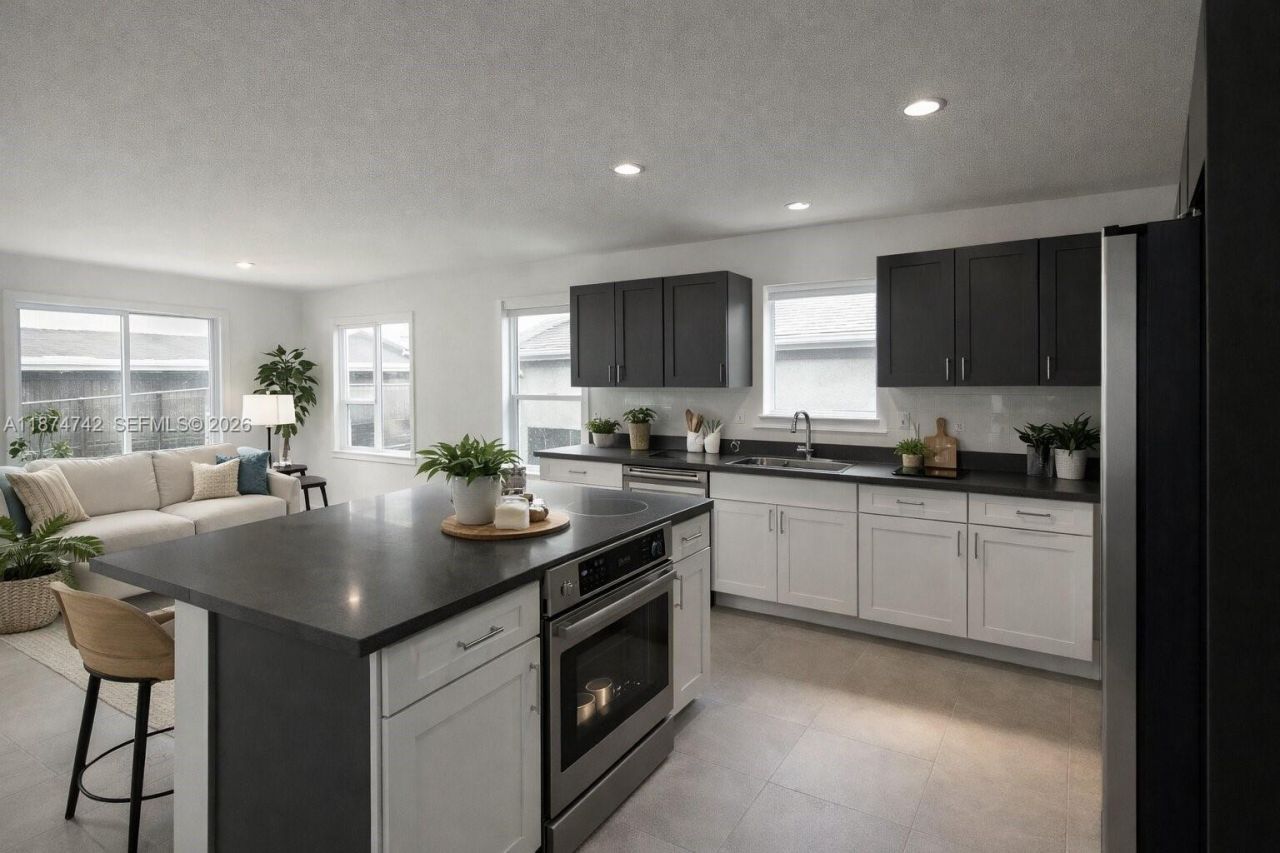 2541 NW 9th St, Fort Lauderdale, FL 33311 Photo