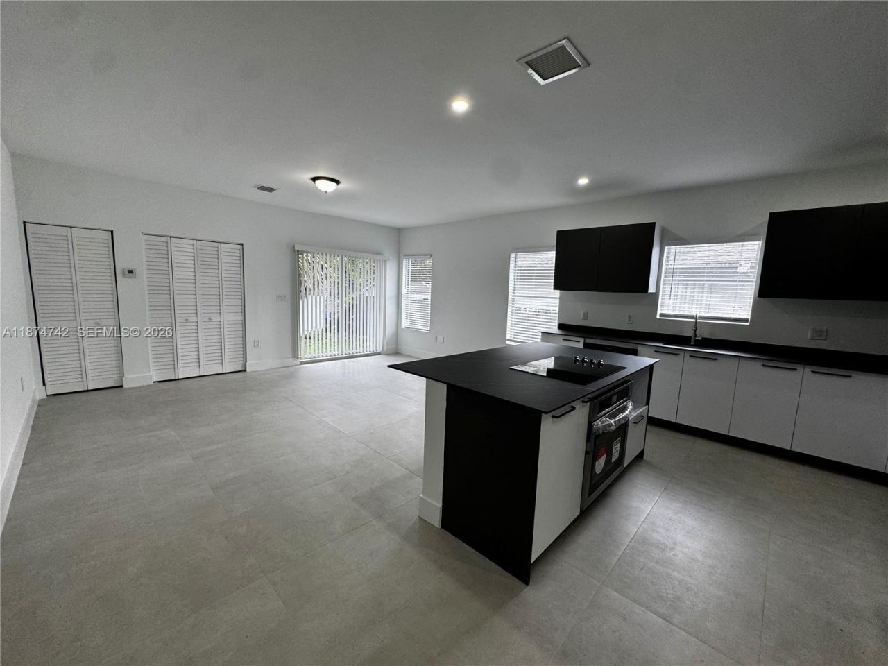 2541 NW 9th St, Fort Lauderdale, FL 33311 Photo