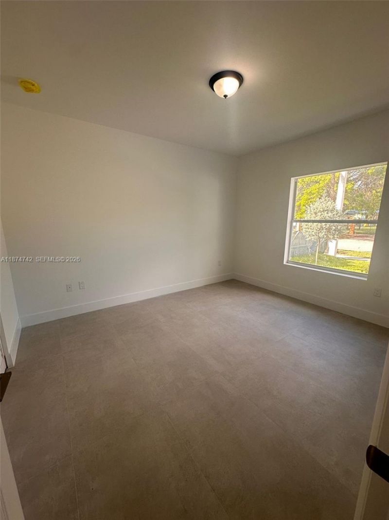 2541 NW 9th St, Fort Lauderdale, FL 33311 Photo