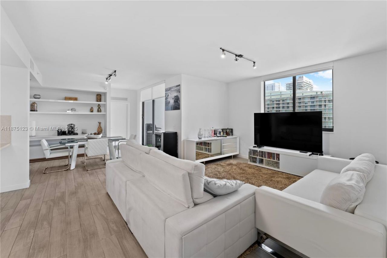 999 SW 1st Ave, Unit 3304, Miami, FL 33130 Photo