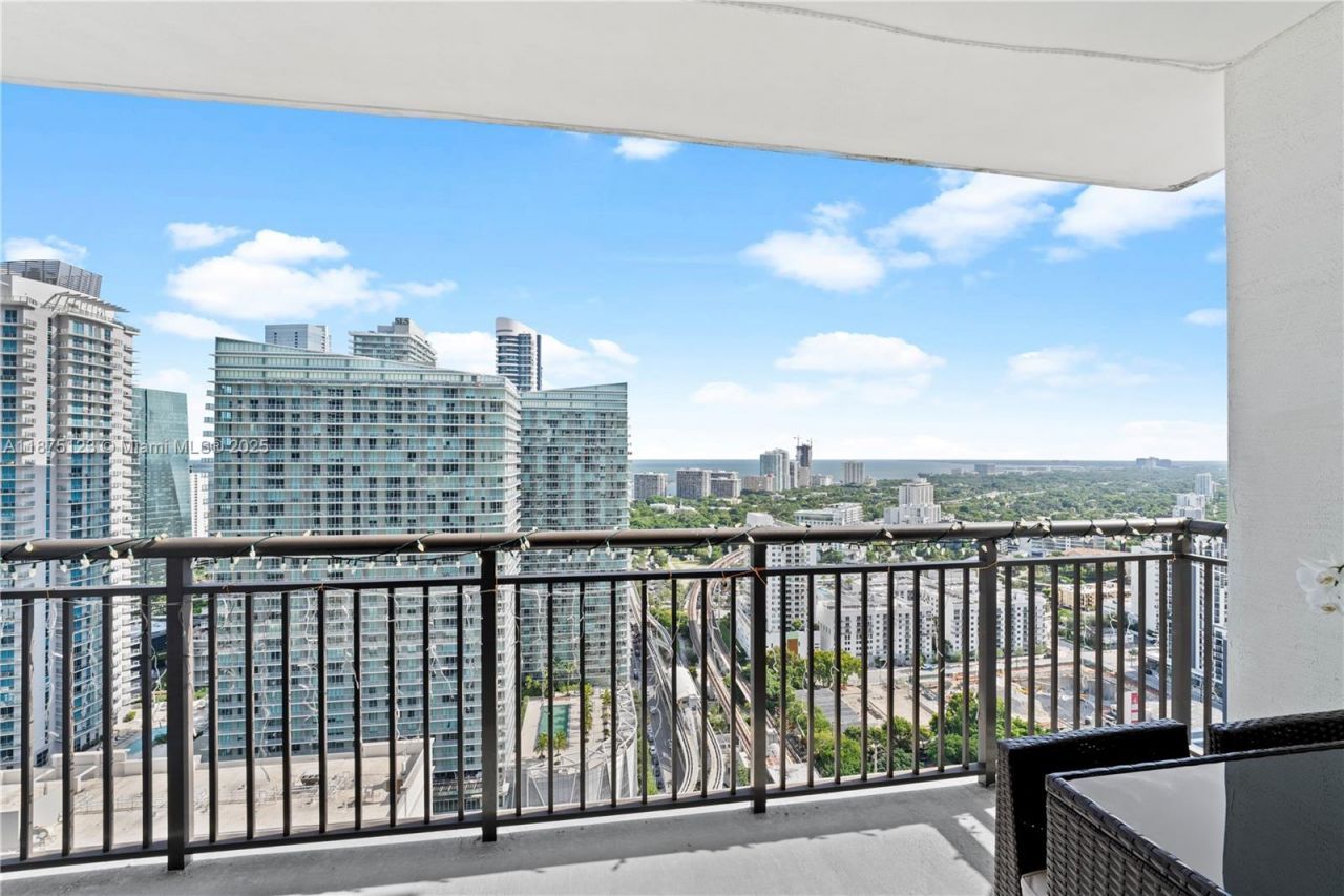 999 SW 1st Ave, Unit 3304, Miami, FL 33130 Photo