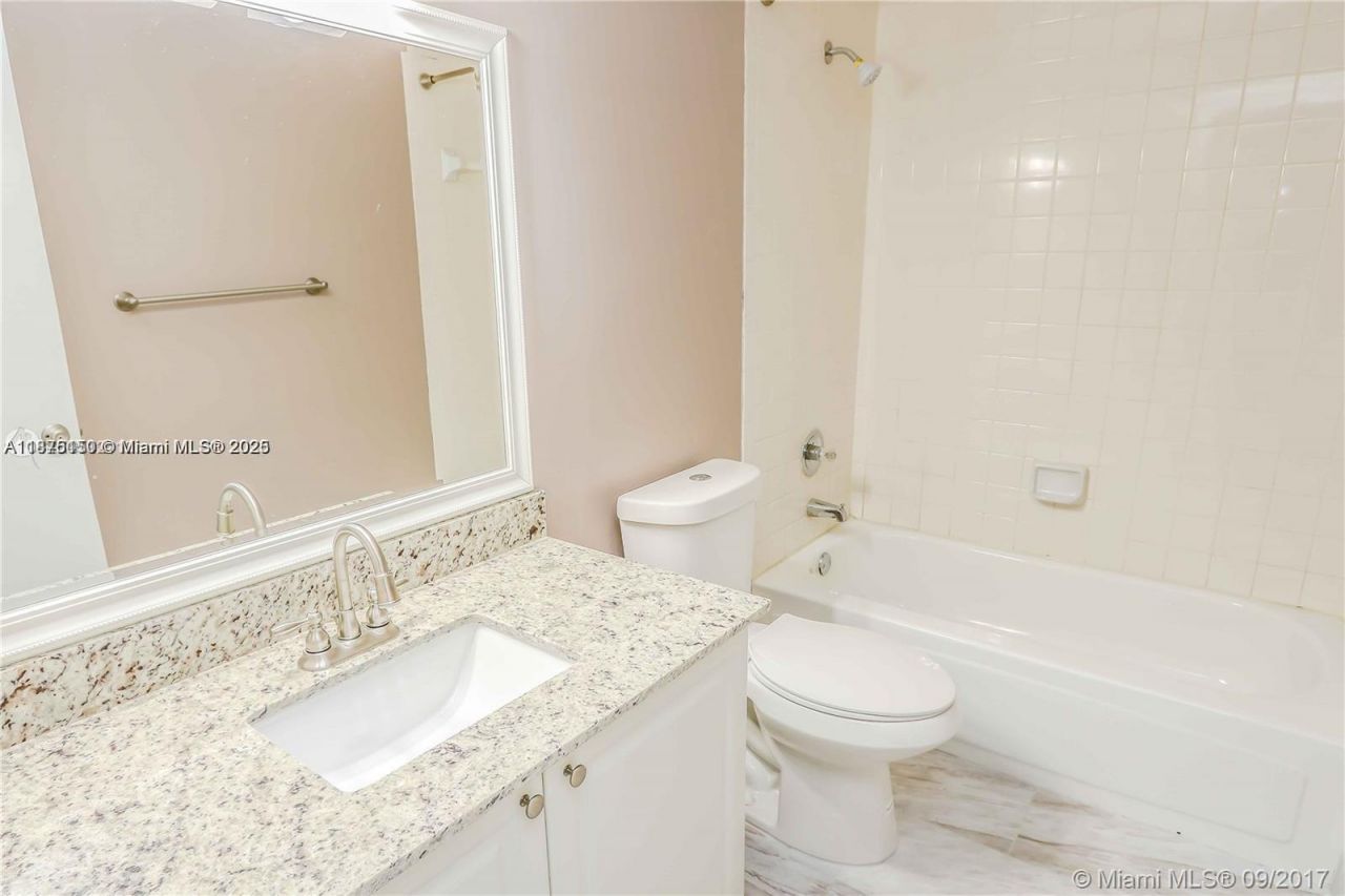 8734 SW 3rd St, Unit 206, Pembroke Pines, FL 33025 Photo