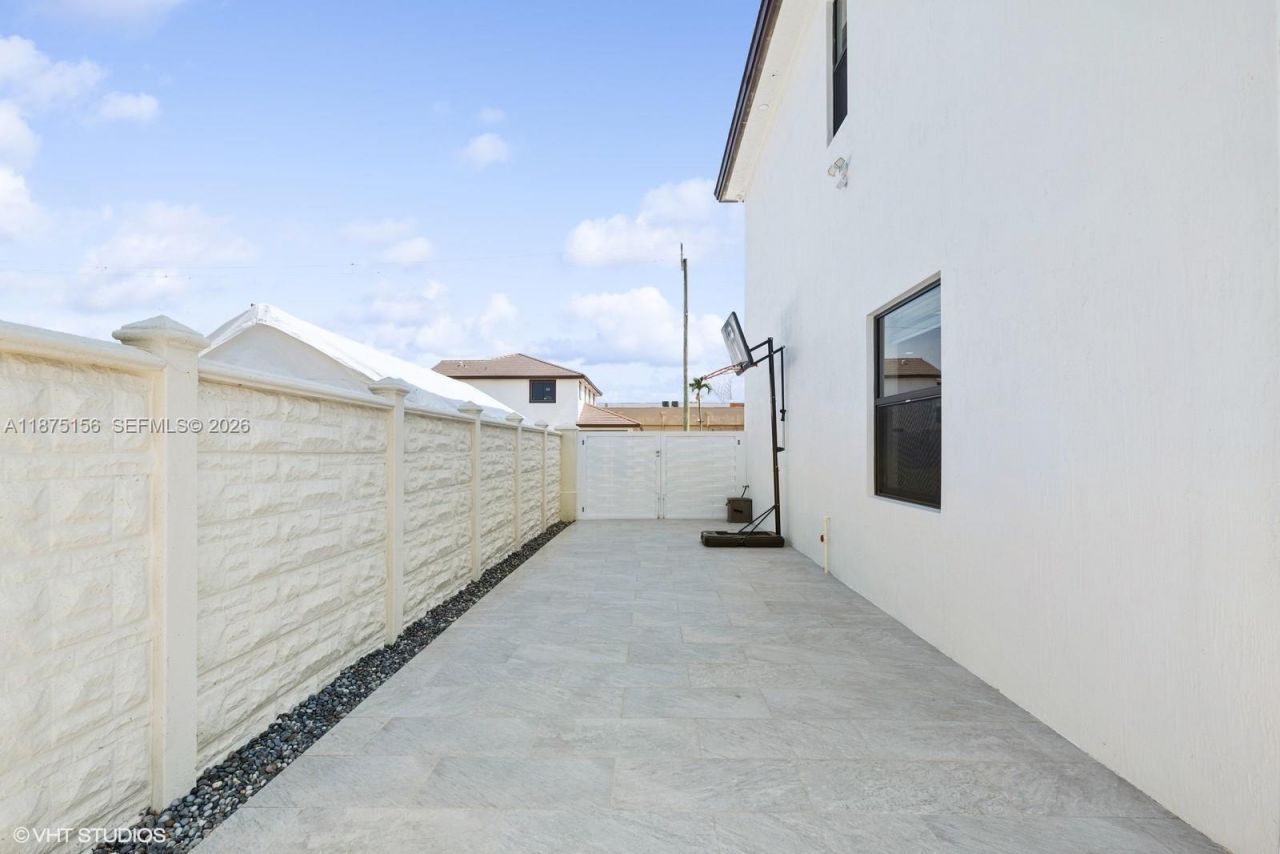 13331 SW 41st St, Miami, FL 33175 Photo