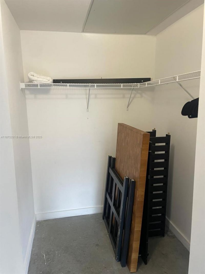 151 SE 1st St, Unit 2807, Miami, FL 33131 Photo