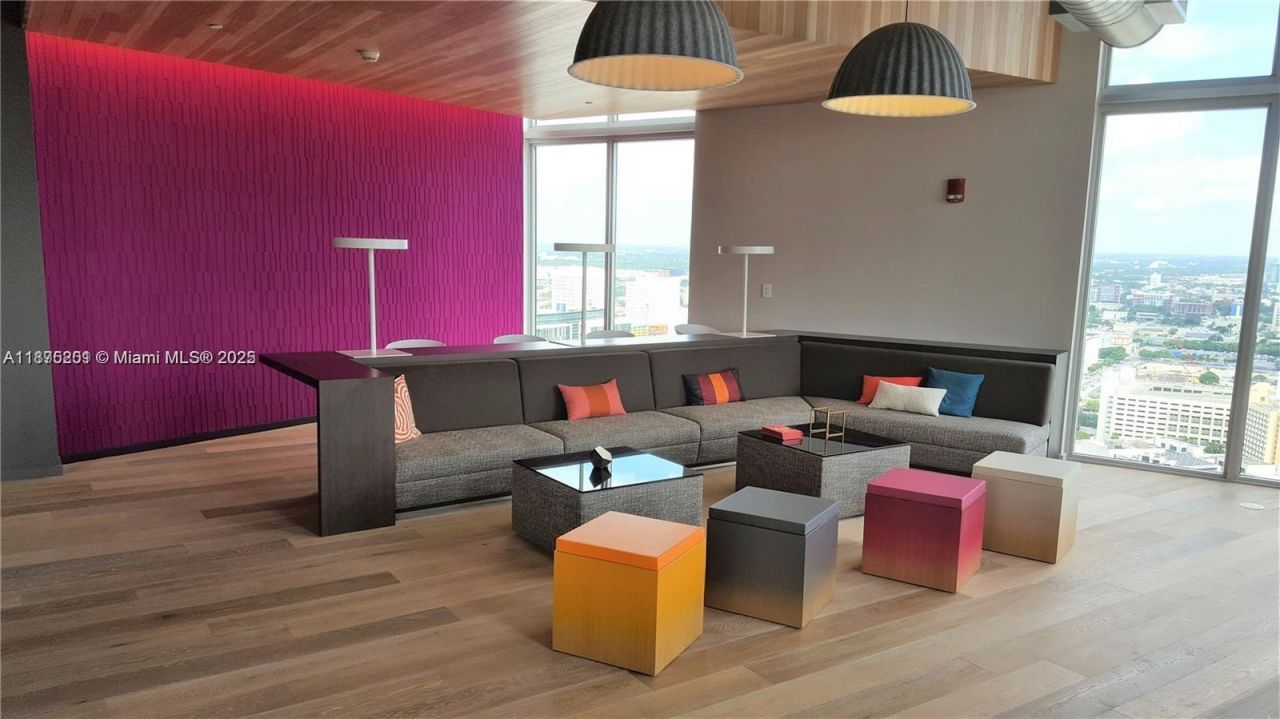 151 SE 1st St, Unit 2807, Miami, FL 33131 Photo