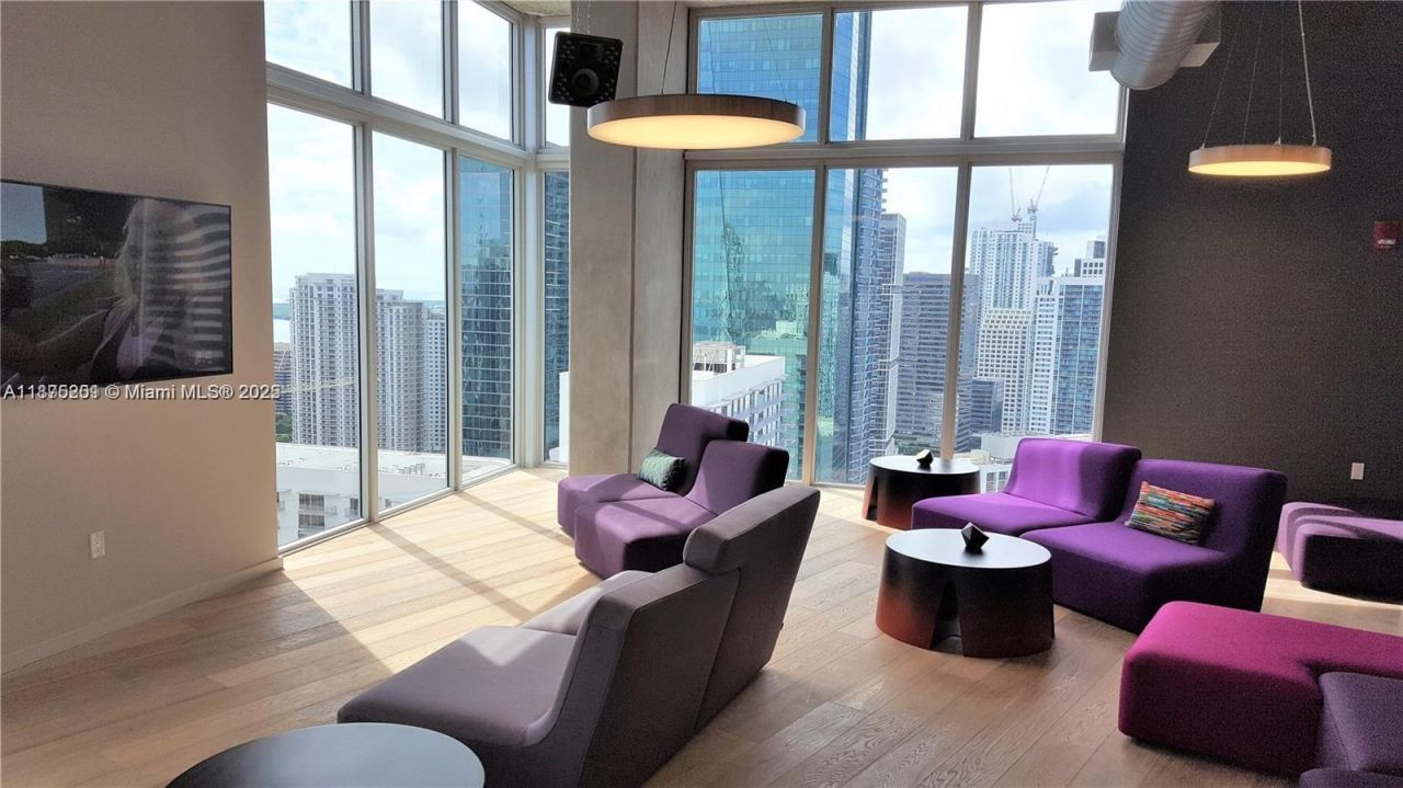 151 SE 1st St, Unit 2807, Miami, FL 33131 Photo