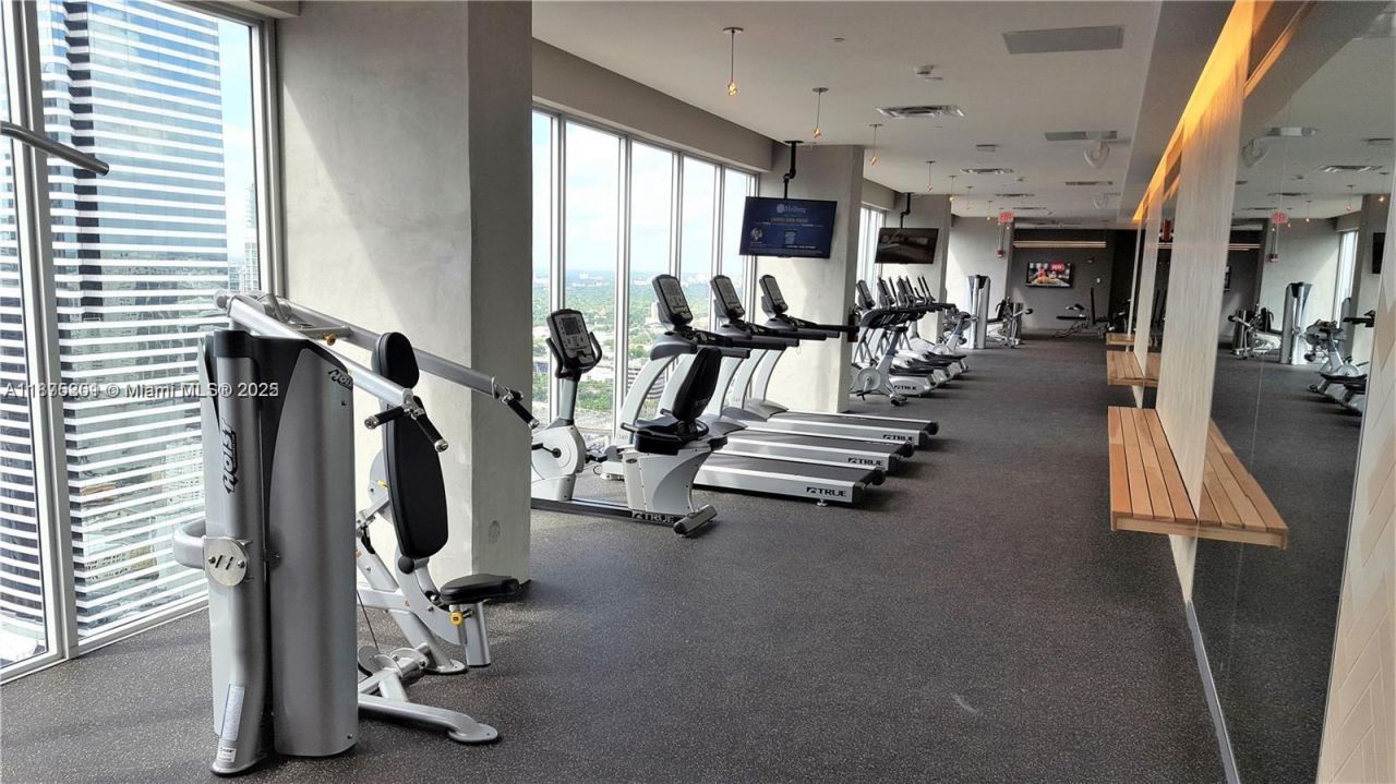 151 SE 1st St, Unit 2807, Miami, FL 33131 Photo