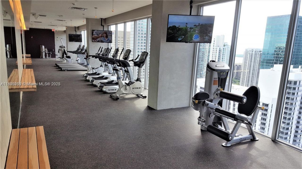 151 SE 1st St, Unit 2807, Miami, FL 33131 Photo