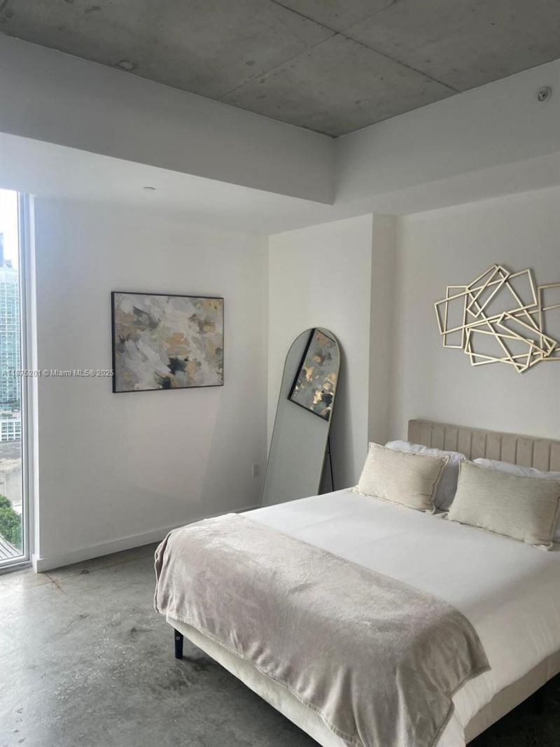 151 SE 1st St, Unit 2807, Miami, FL 33131 Photo