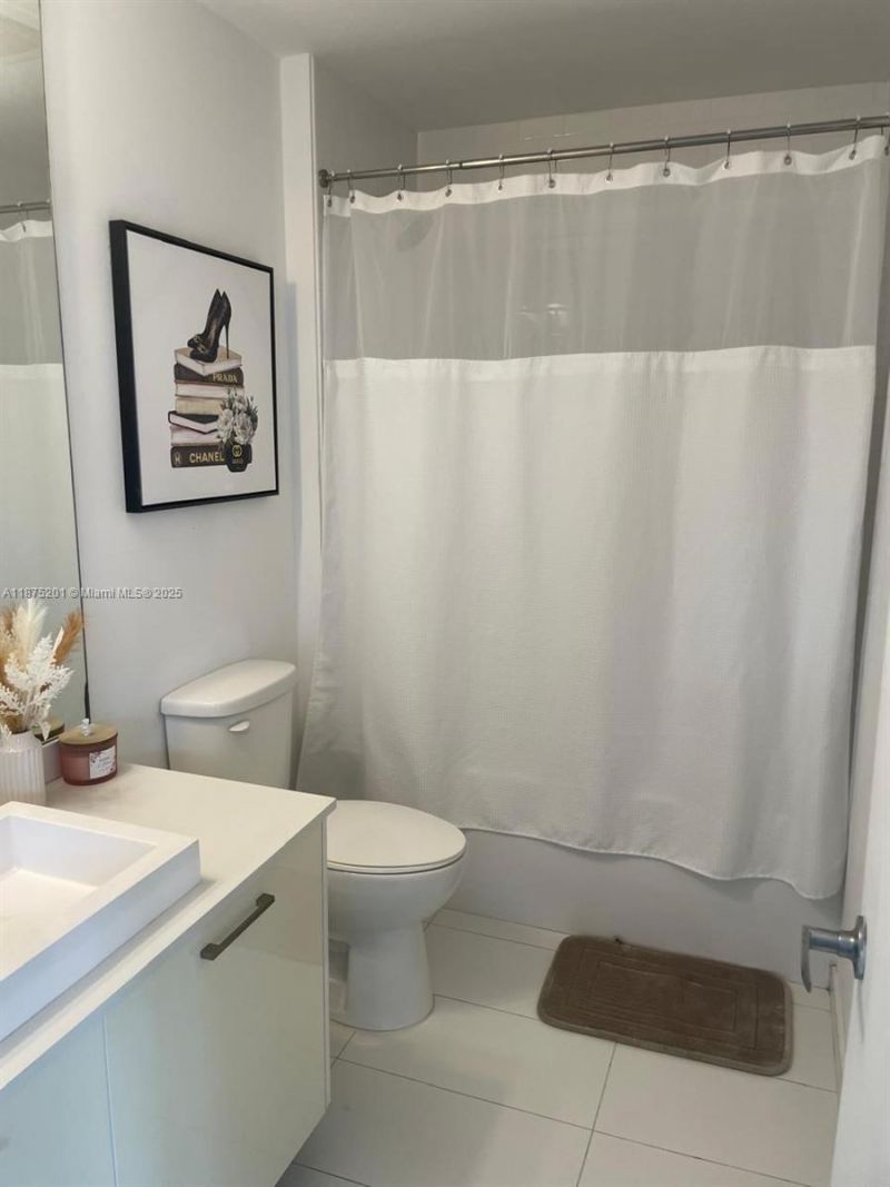 151 SE 1st St, Unit 2807, Miami, FL 33131 Photo