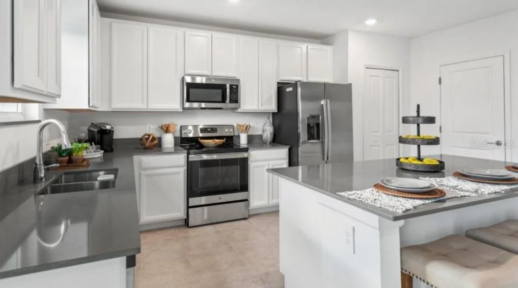 120 Adventure Avenue, Davenport, FL 33837 Photo