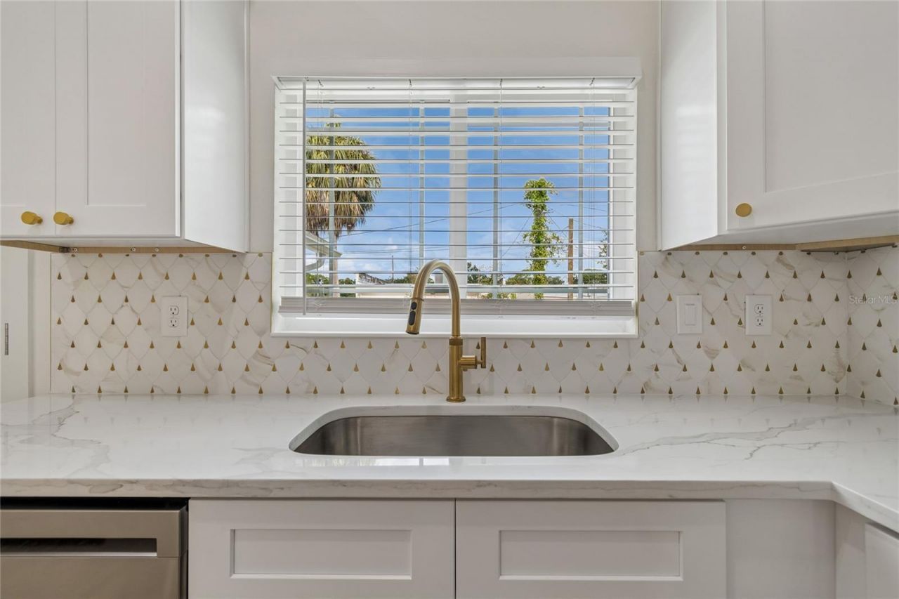 2301 Highland Street S, Saint Petersburg, FL 33705 Photo