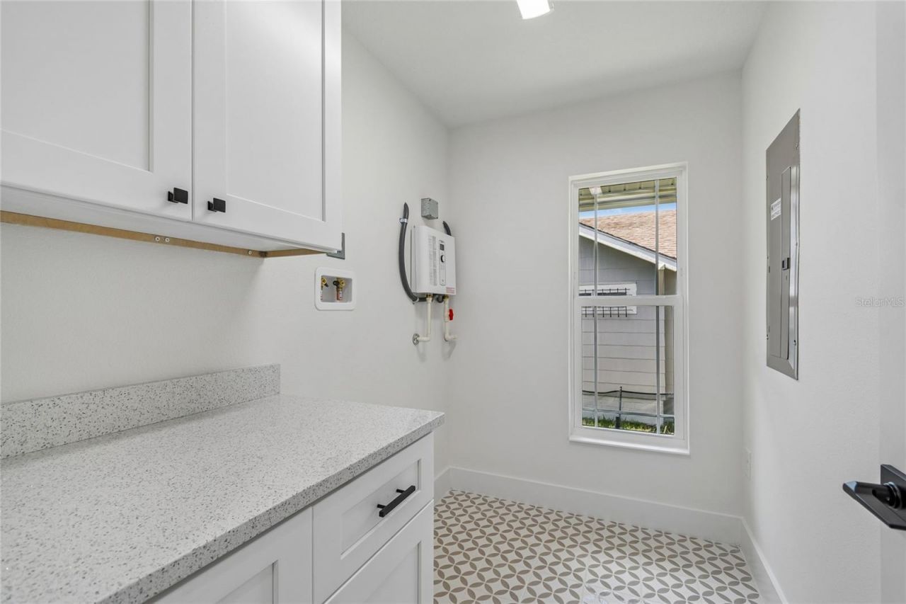 2301 Highland Street S, Saint Petersburg, FL 33705 Photo