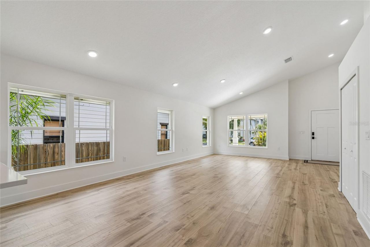 2301 Highland Street S, Saint Petersburg, FL 33705 Photo