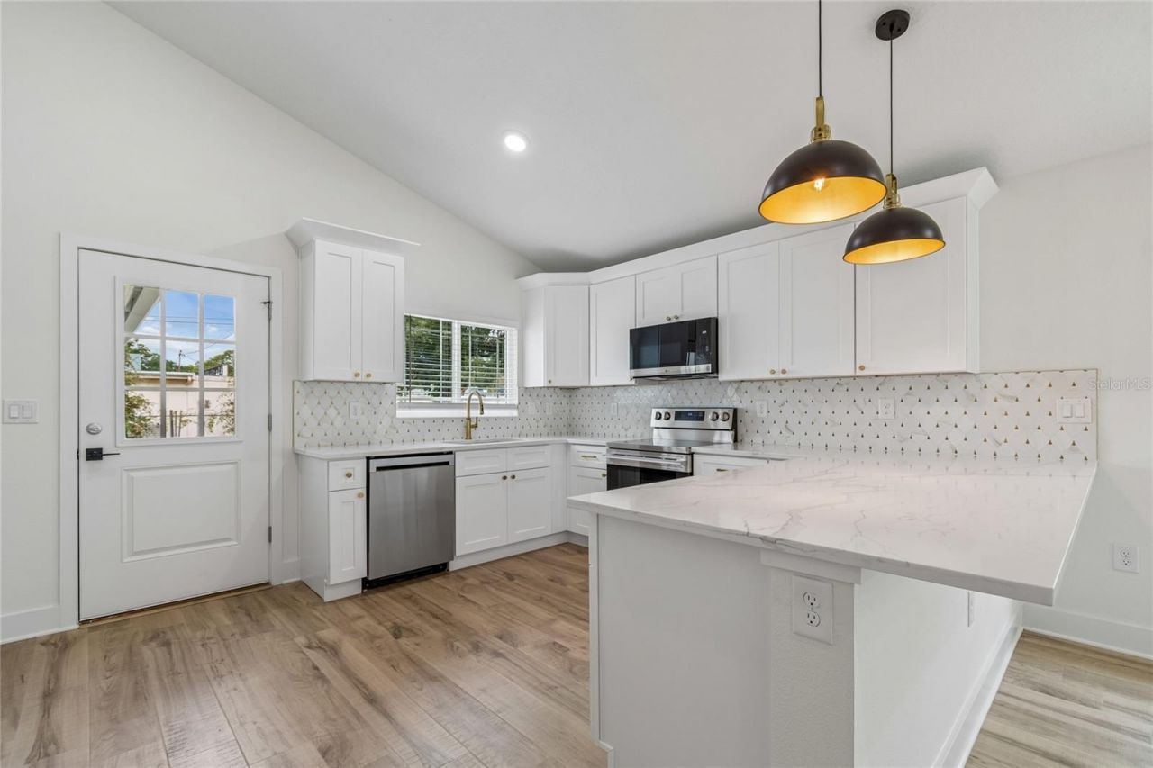 2301 Highland Street S, Saint Petersburg, FL 33705 Photo