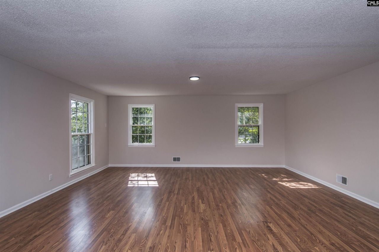 7909 Wessex Lane Photo 24