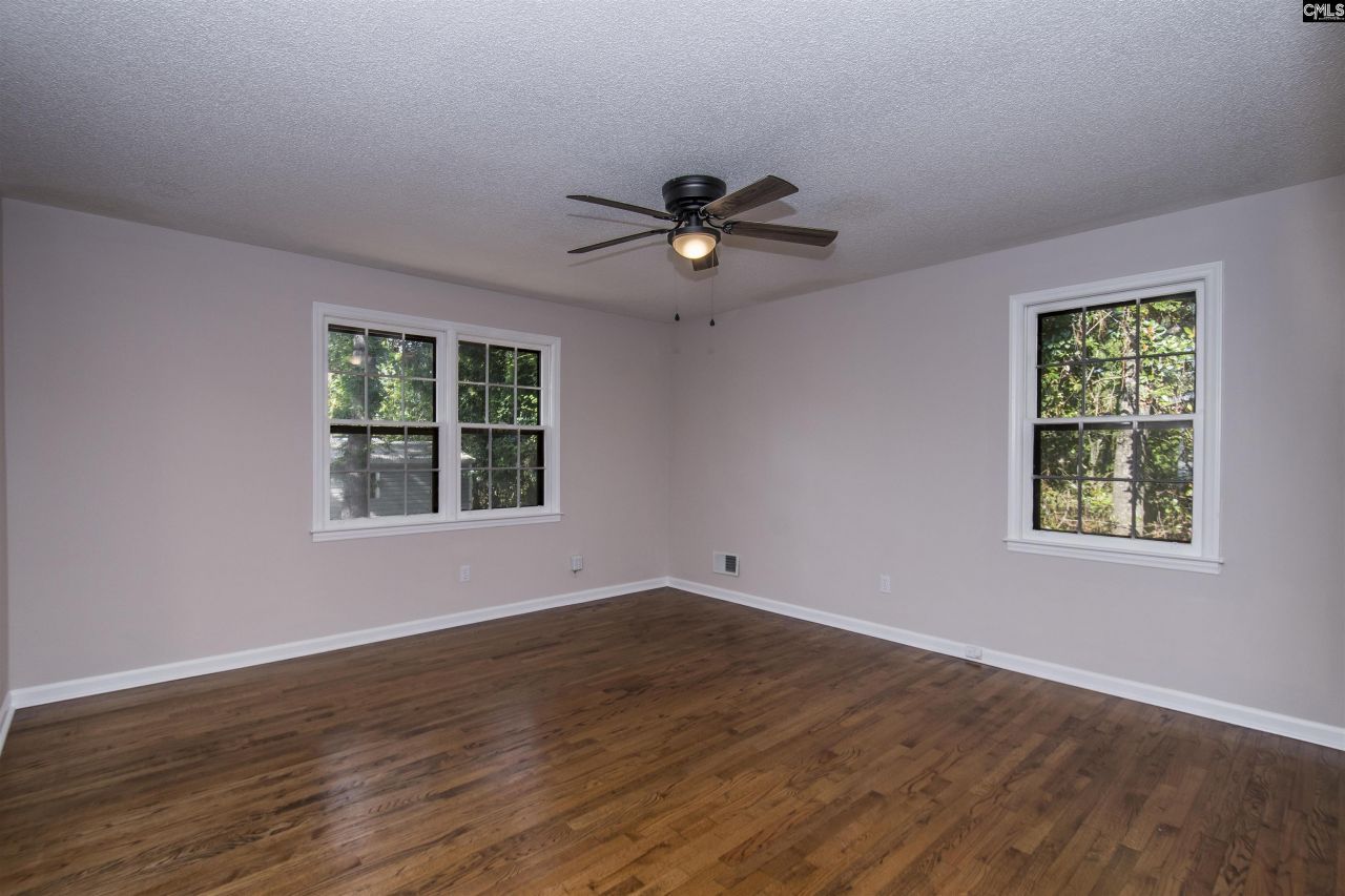 7909 Wessex Lane Photo 32