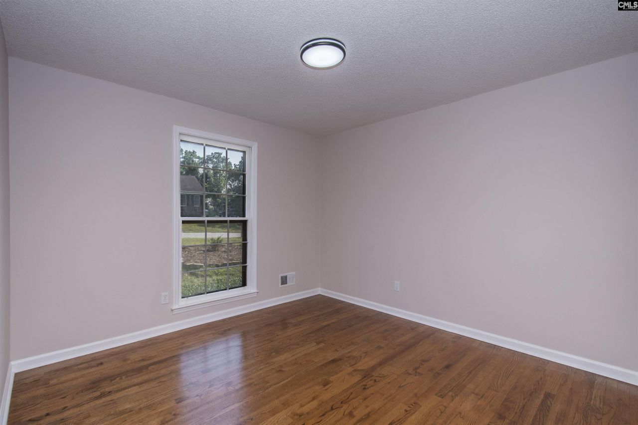 7909 Wessex Lane Photo 35