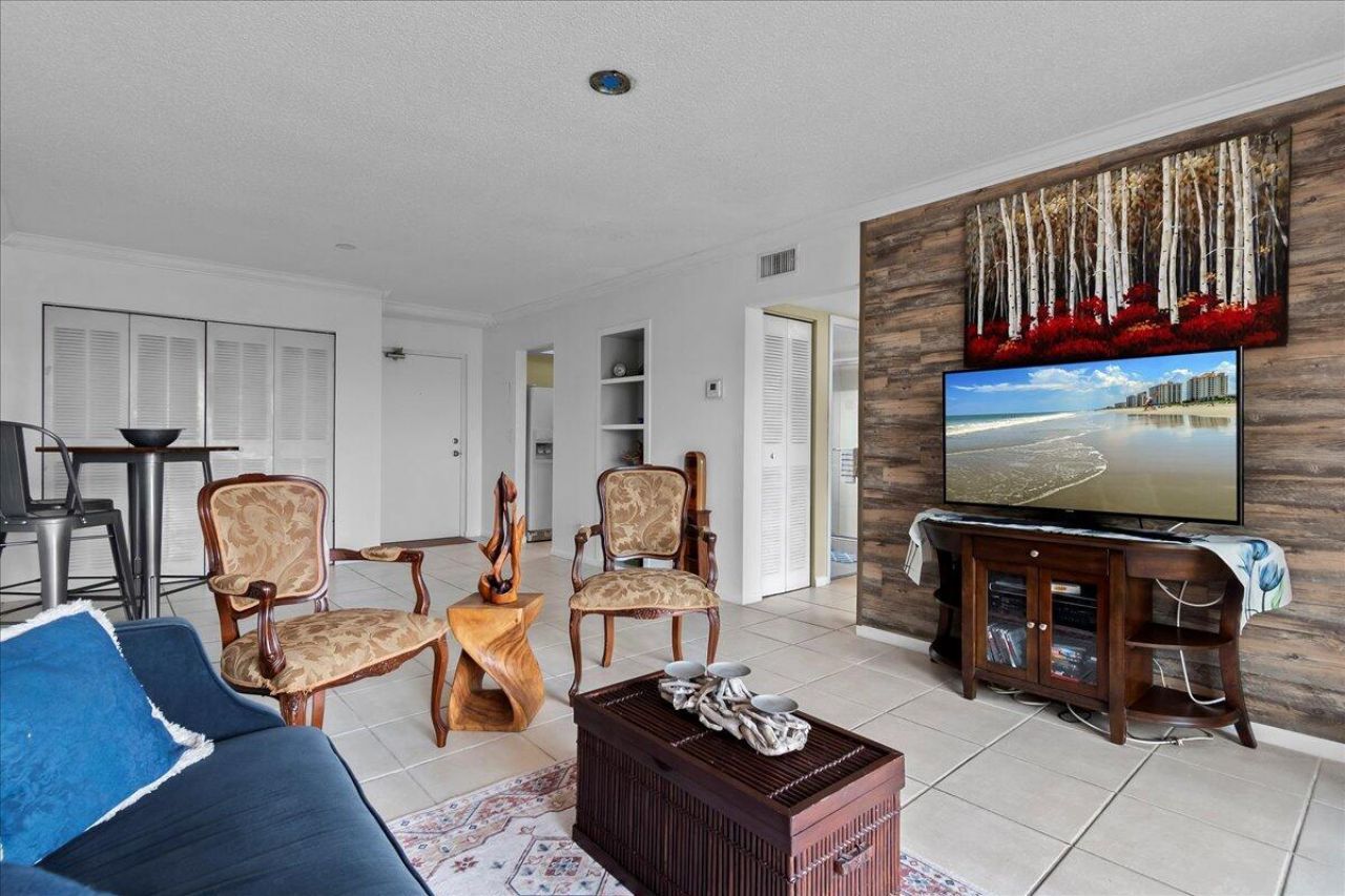 505 Spencer Drive, Unit 208, West Palm Beach, FL 33409 Photo