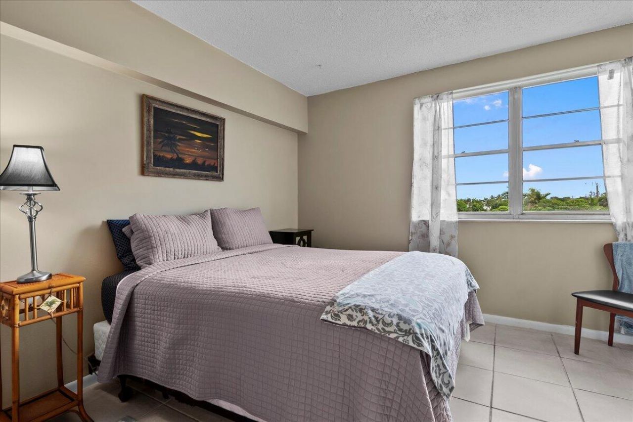 505 Spencer Drive, Unit 208, West Palm Beach, FL 33409 Photo