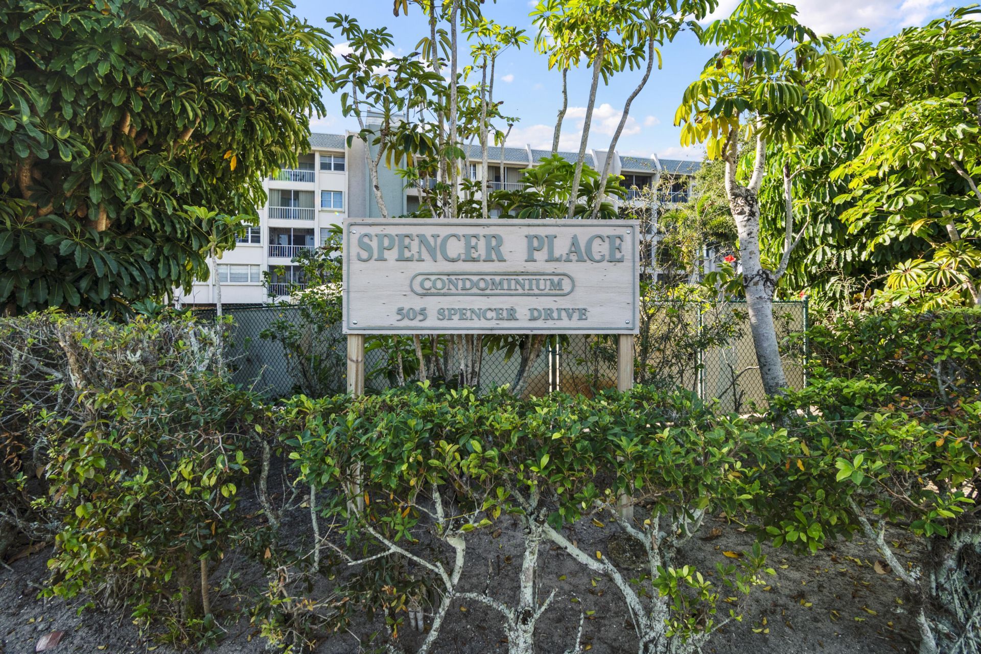 505 Spencer Drive, Unit 208, West Palm Beach, FL 33409 Photo