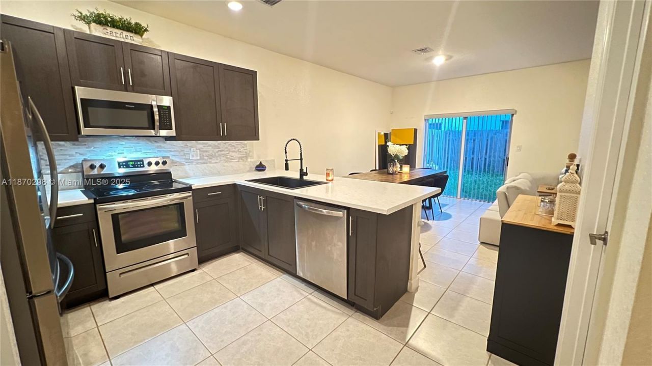 2649 SE 12th St, Homestead, FL 33035 Photo