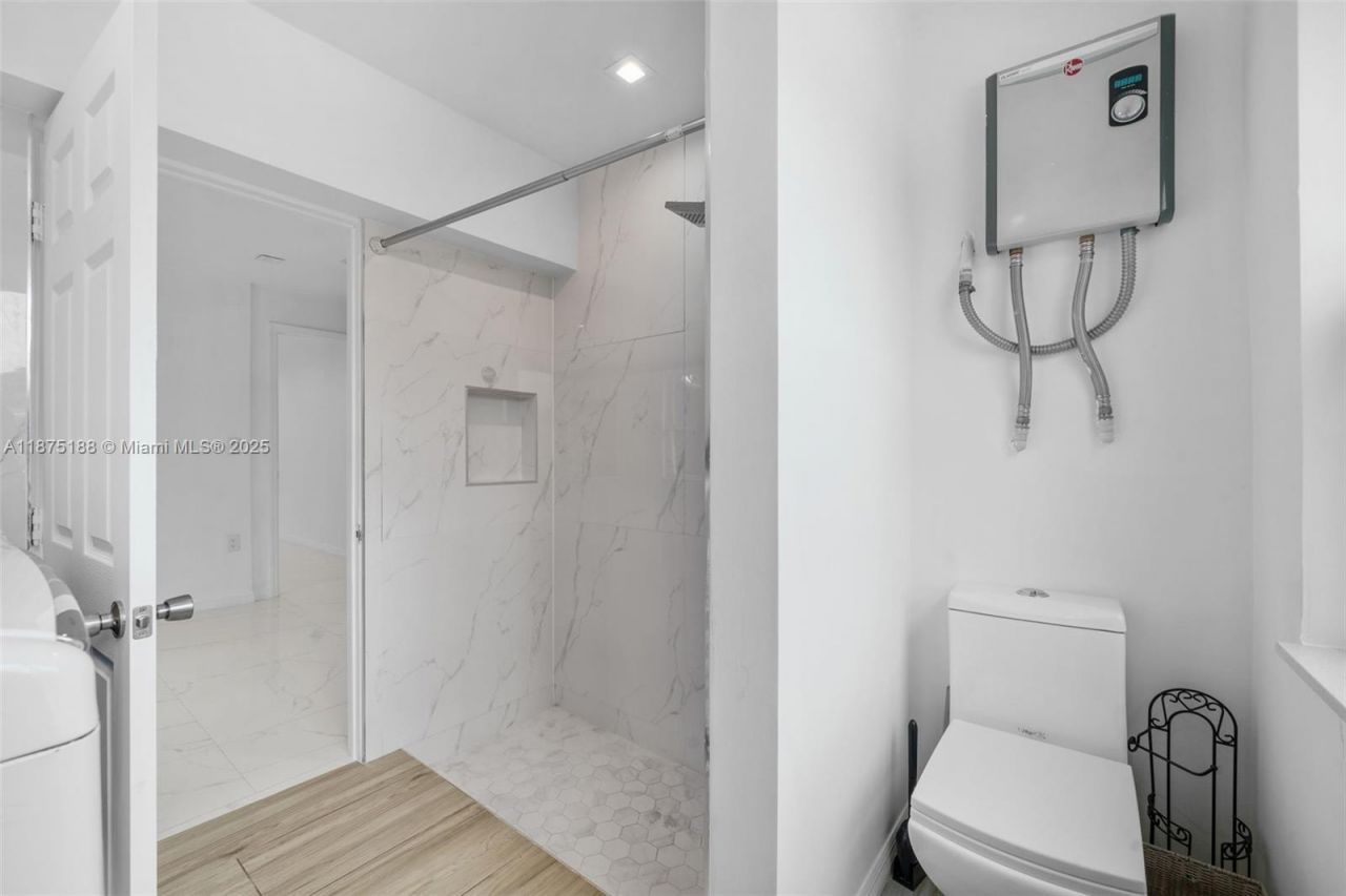 524 NW 10th, Hallandale Beach, FL 33009 Photo