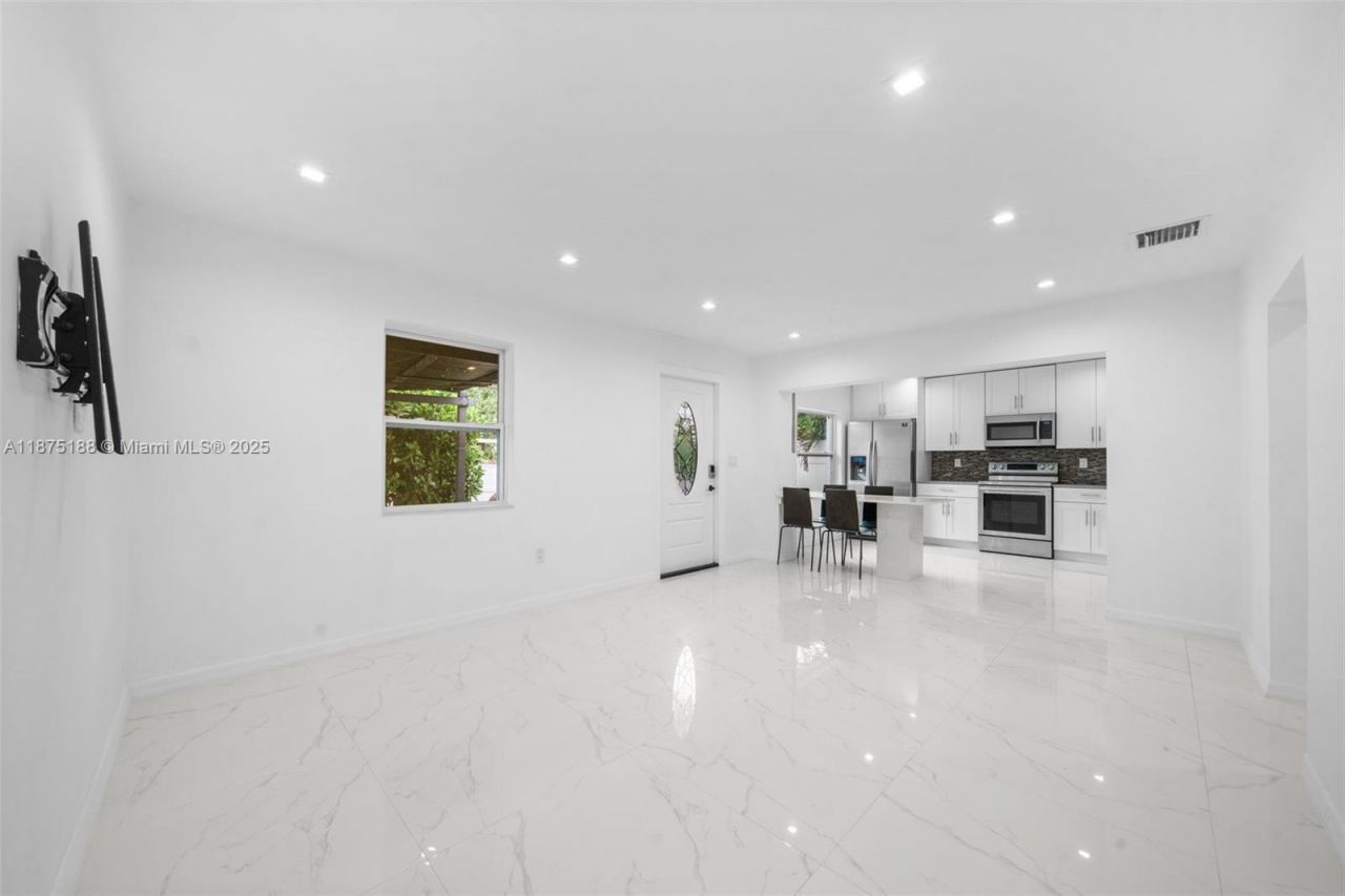 524 NW 10th, Hallandale Beach, FL 33009 Photo