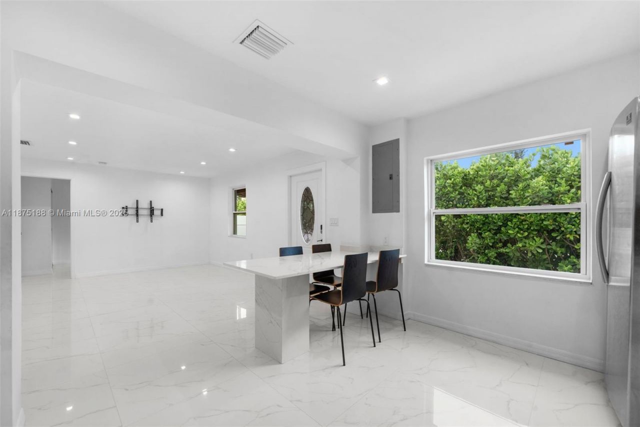 524 NW 10th, Hallandale Beach, FL 33009 Photo